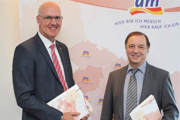dm Bilanz-Pressekonferenz in Salzburg