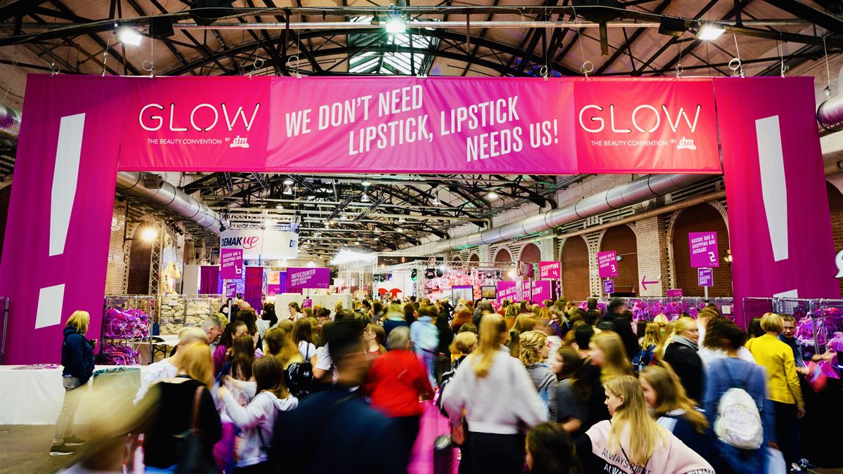 Die GLOW by dm kommt am 26. Jänner 2019 zum ersten Mal nach Österreich.