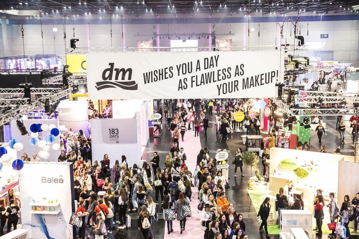 Die GLOW by dm kommt wieder nach Wien!