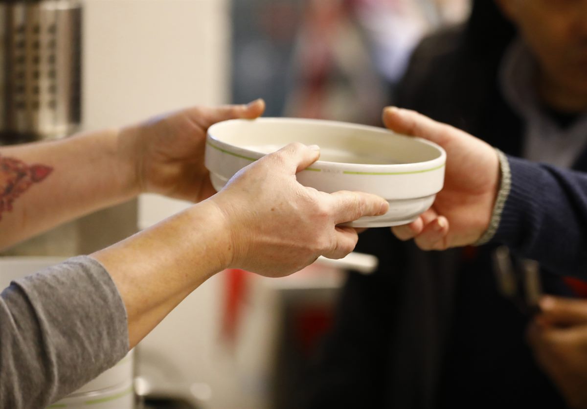 Essen für 1.000 obdachlose Menschen