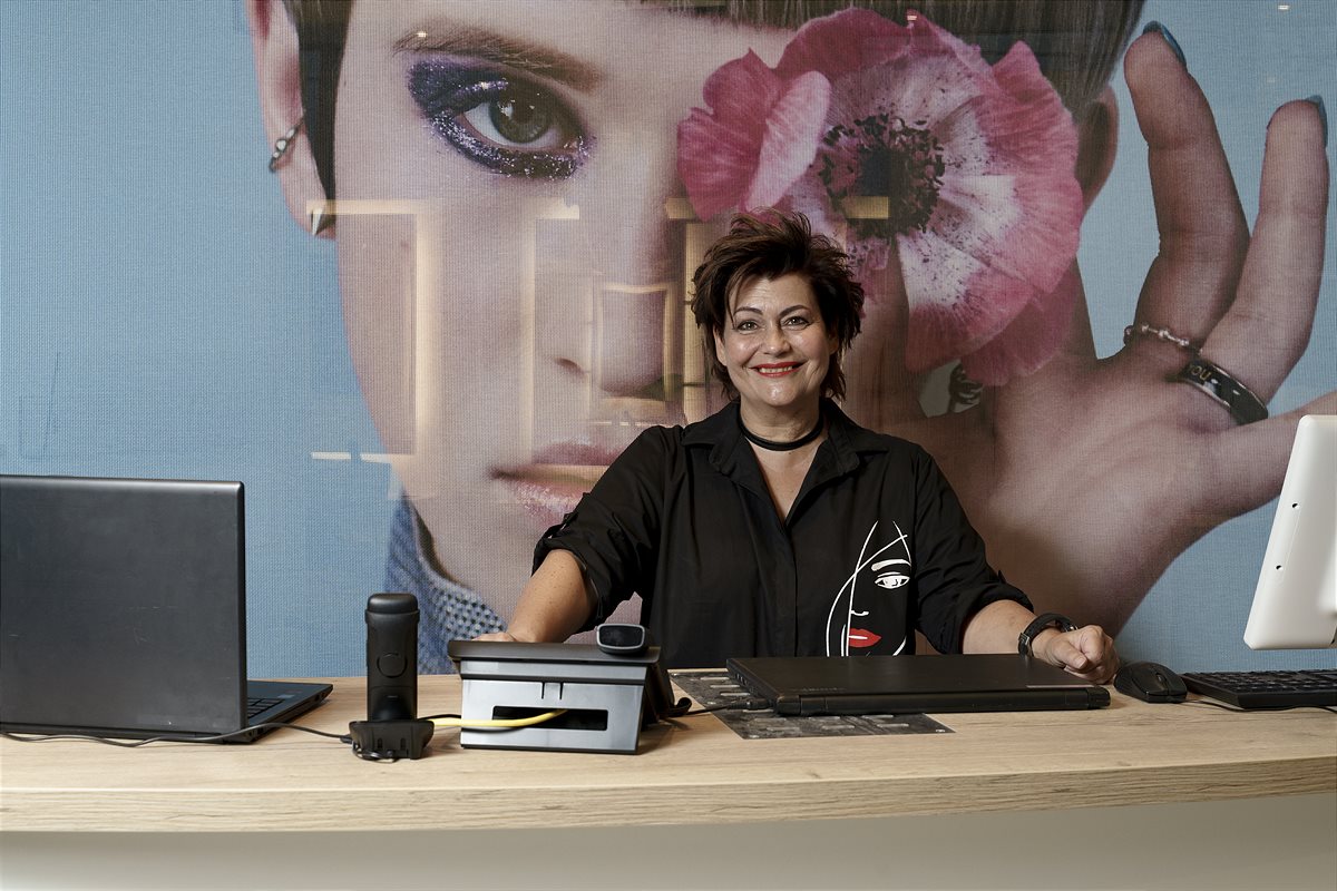 Friseurstudioleiterin Birgit Gruber und ihr Team machen Ihre Frisur fit für den Sommer. 