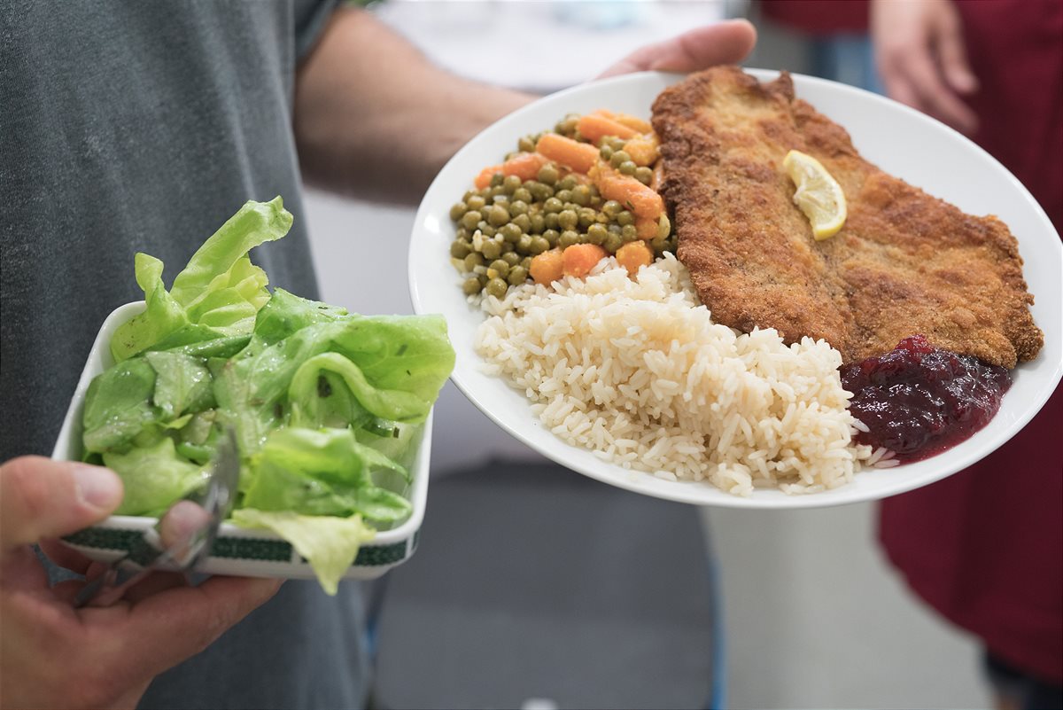 Putenschnitzerl mit Reis und Gemüse 