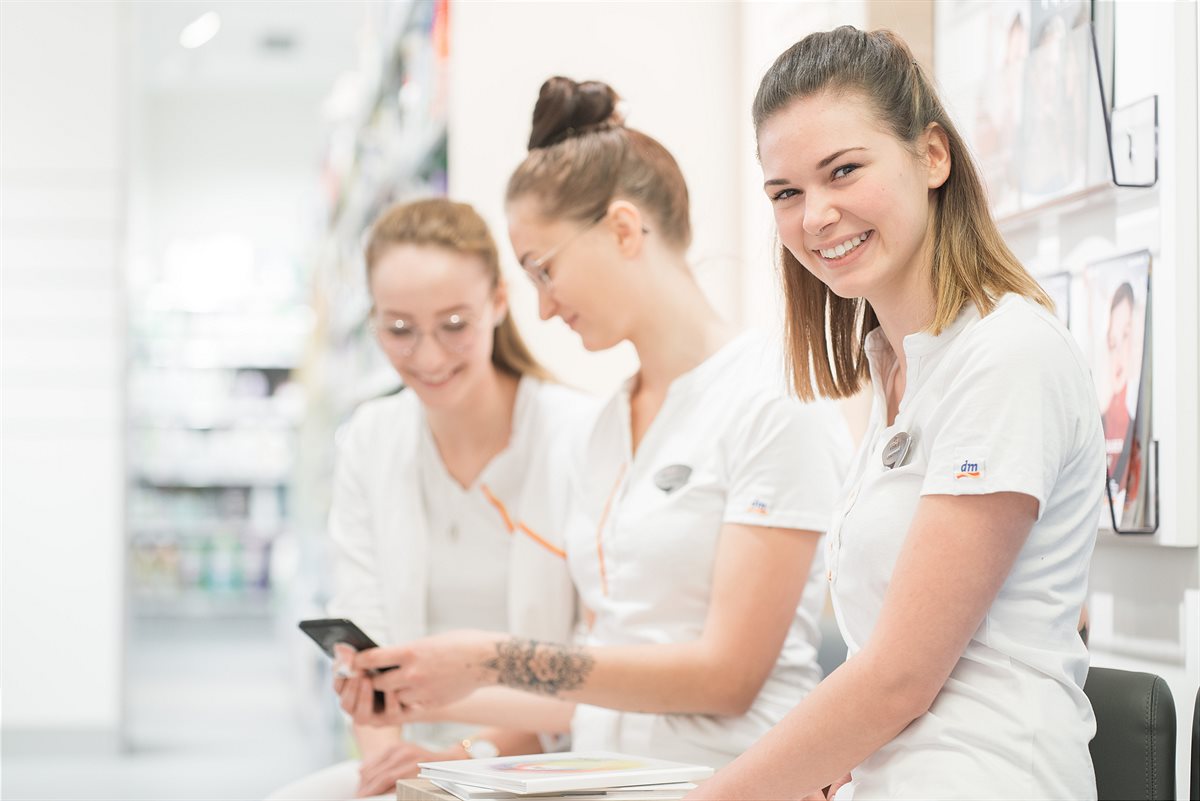 dm legt großen Wert auf Weiterbildung zum Beispiel durch das ortsunabhängige Online-Lernangebot.