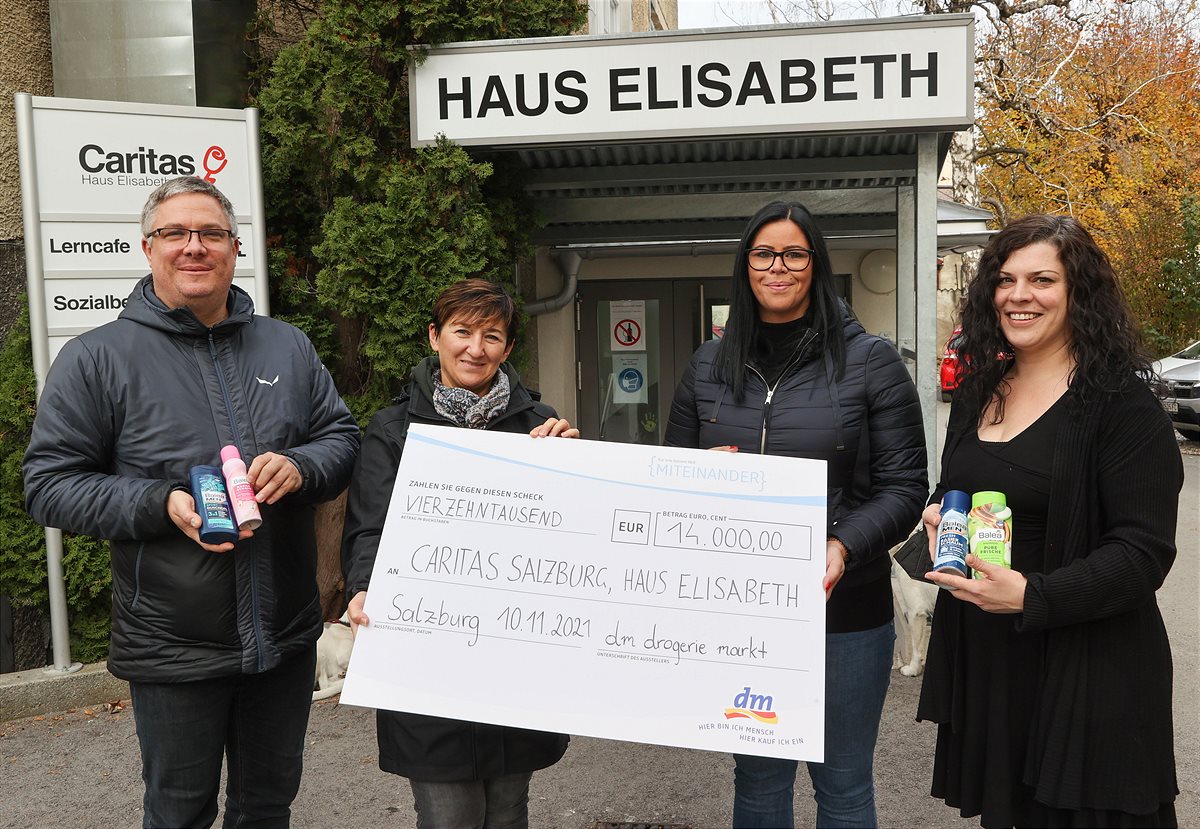 dm Spendenscheck für das Haus Elisabeth