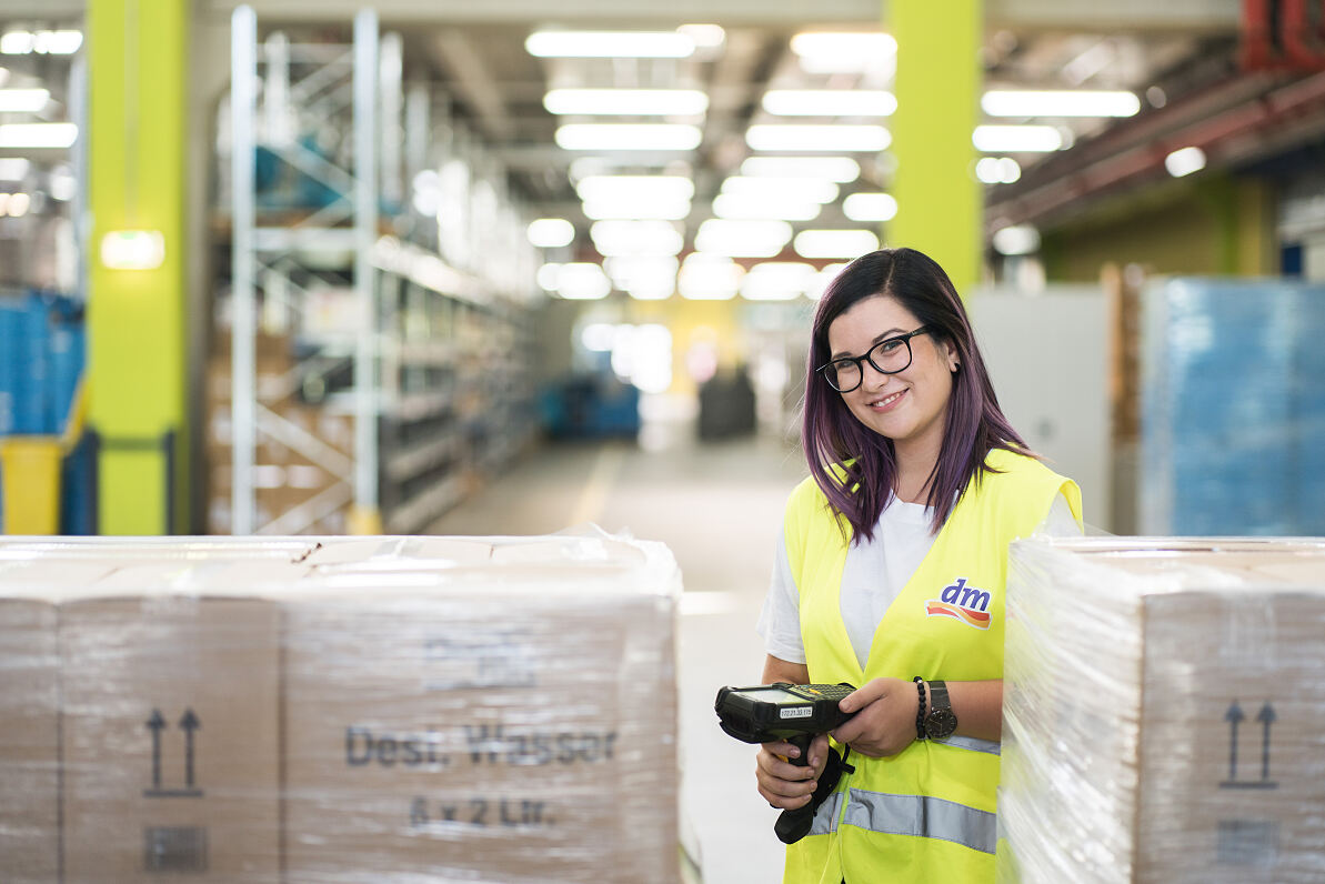 Arbeit anders leben im dm Verteilzentrum in Enns