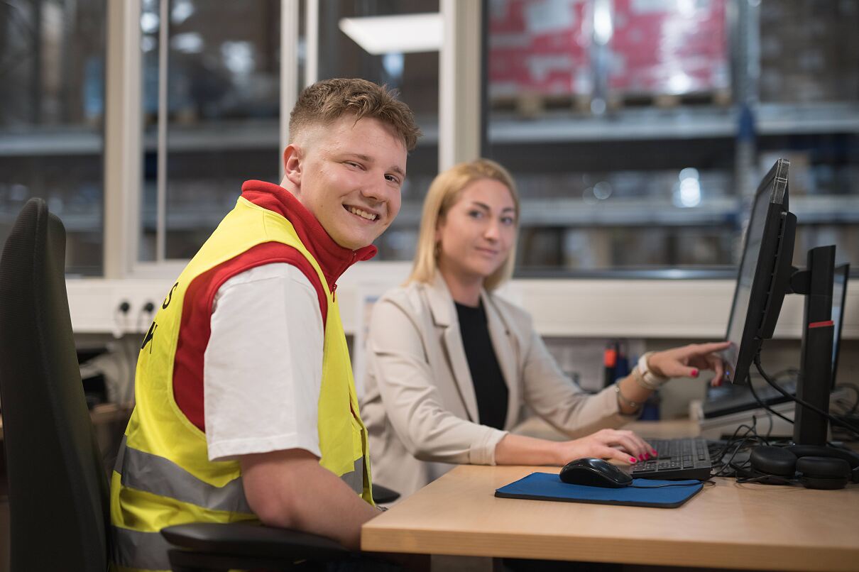dm Lehre als Betriebslogistikkauffrau:mann