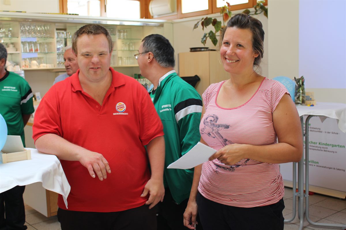 Mirjam Rahm von der Lebenshilfe Trofaiach mit Wolfgang Troger, steirischer Special Olympics-Sportler des Jahres 2015.
