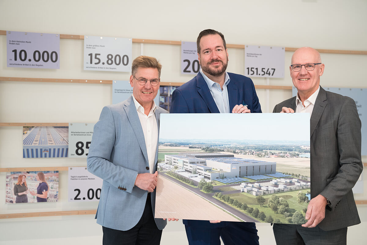Pressebild dm Verteilzentrum Kronstorf in Bau